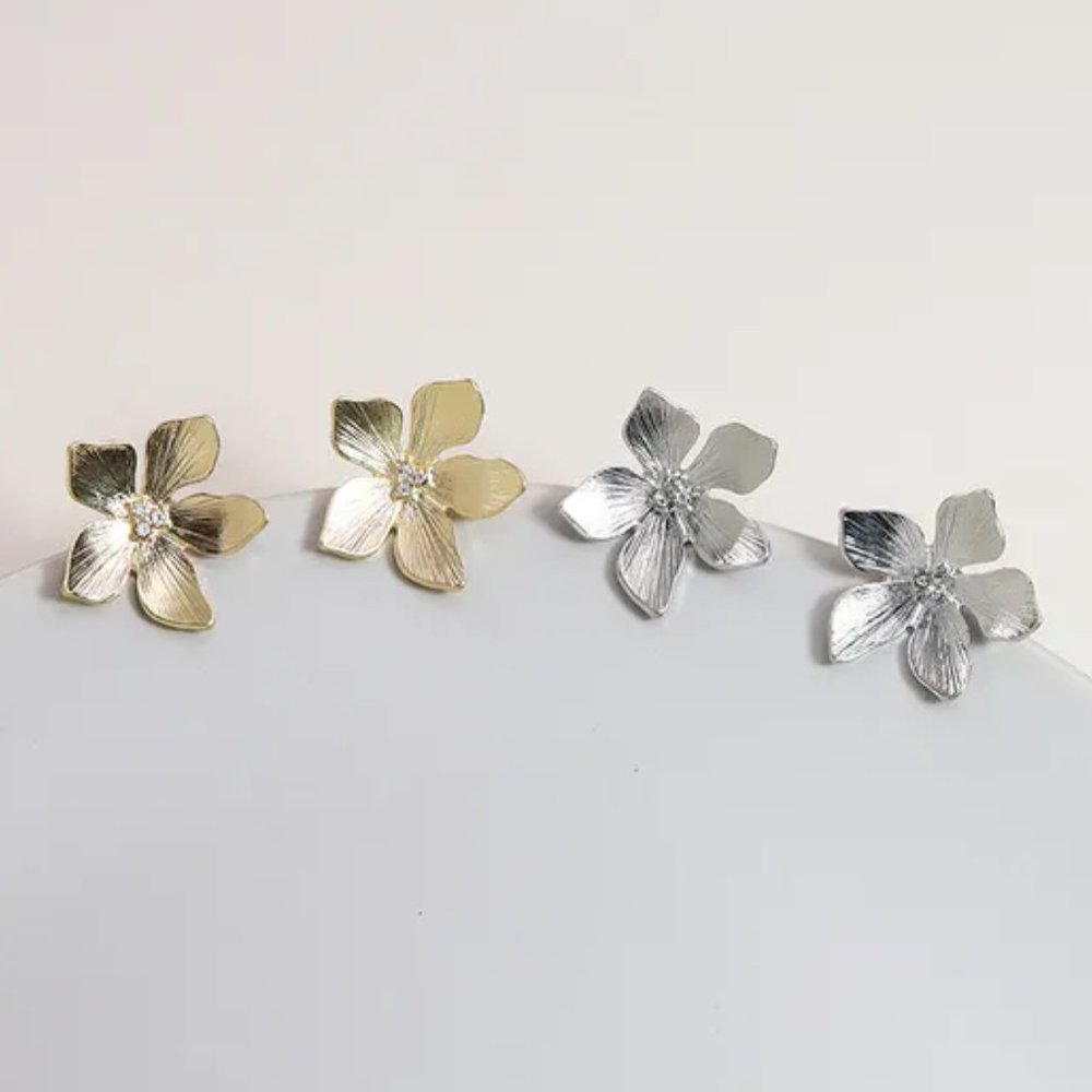 Silver Gilded Floral CZ Diamond Flower Stud Earrings NEW - Picture 5 of 8